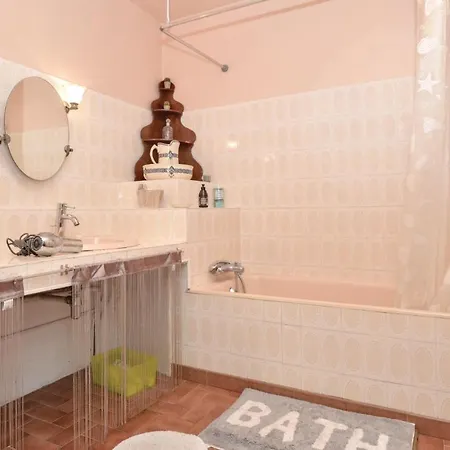 Hébergement de vacances Beautiful In Pruni W/ Wifi And 3 Bedrooms *